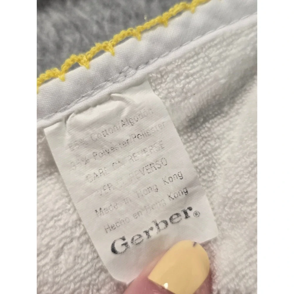 Vintage Gerber Baby Bib and Burp Cloth Set White Yellow Giraffe Embroidery 90s